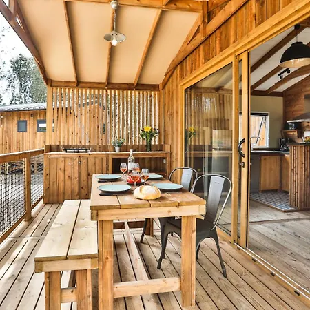 Le Petit Rocher Кемпинг 4*