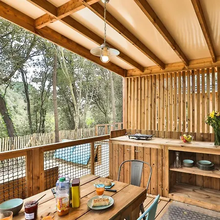 Camping Le Petit Rocher 4*