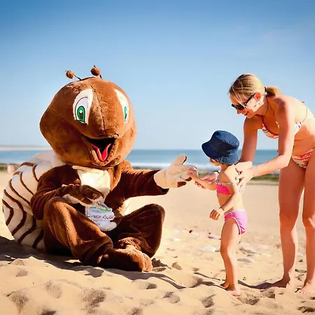 Le Petit Rocher אתר קמפינג