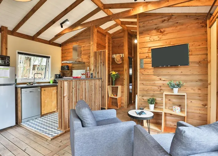 Le Petit Rocher 4* 滨海隆热维勒