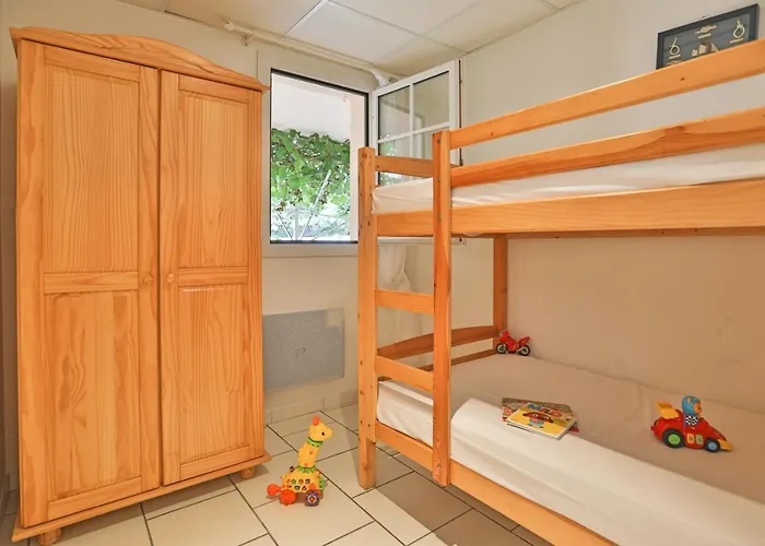 营地 Le Petit Rocher 滨海隆热维勒