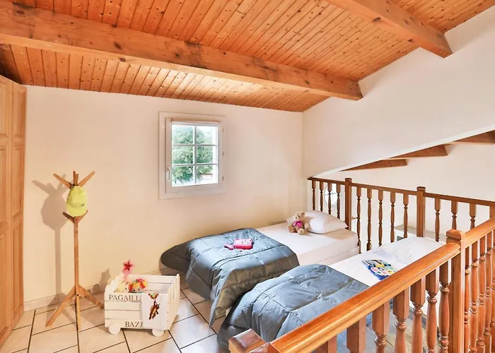 Le Petit Rocher 4* 滨海隆热维勒