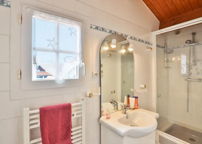 Le Petit Rocher 营地 4*