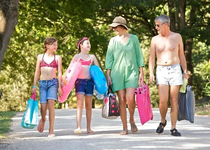 Le Petit Rocher 营地