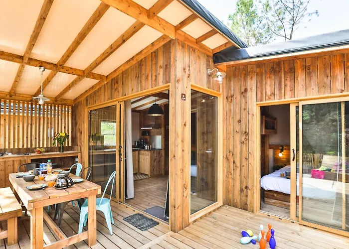 Le Petit Rocher 滨海隆热维勒