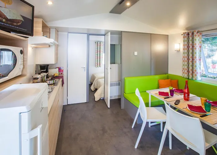 Le Petit Rocher 营地 滨海隆热维勒