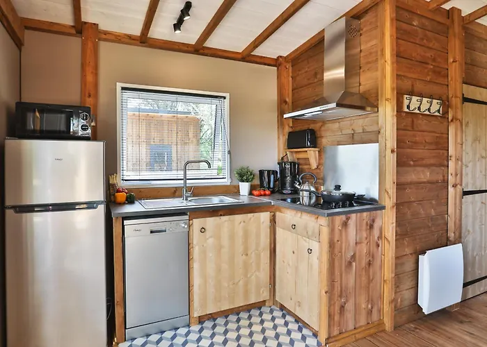 Le Petit Rocher 营地 滨海隆热维勒