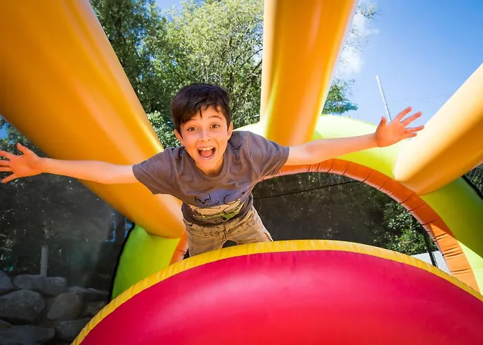 Kemping Le Petit Rocher 4*