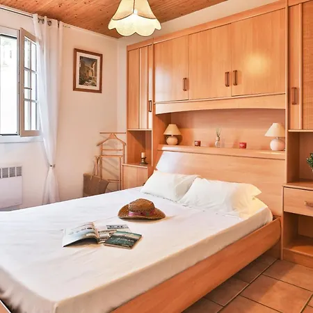 Le Petit Rocher Campsite 4*