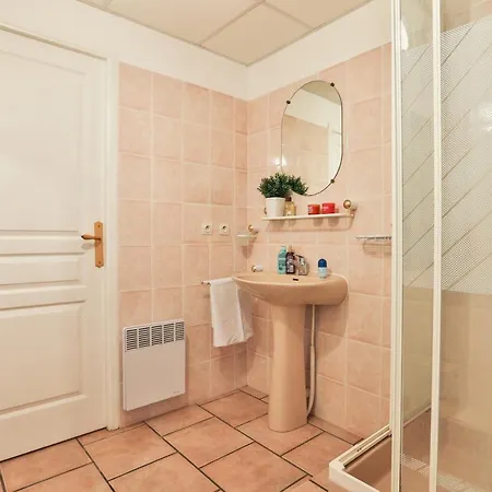 Campsite Le Petit Rocher 4*