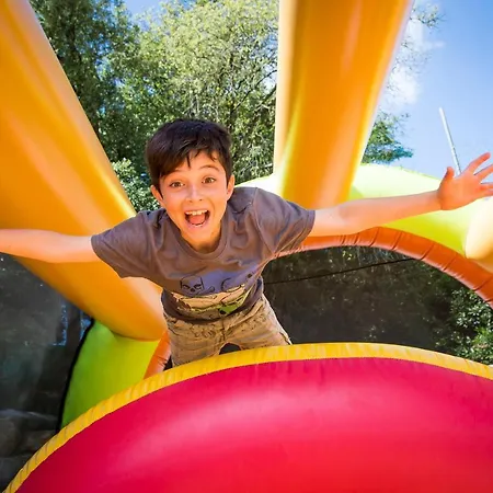 Camping Le Petit Rocher 4*